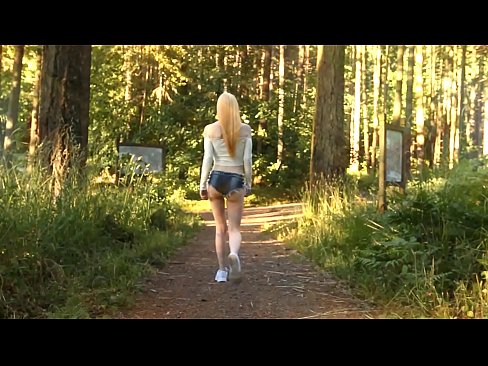 ❤️ Smuk kvinde bevæger sig langsomt, ikke nøgen video ️ Sluts at da.eviewporn.ru ❤